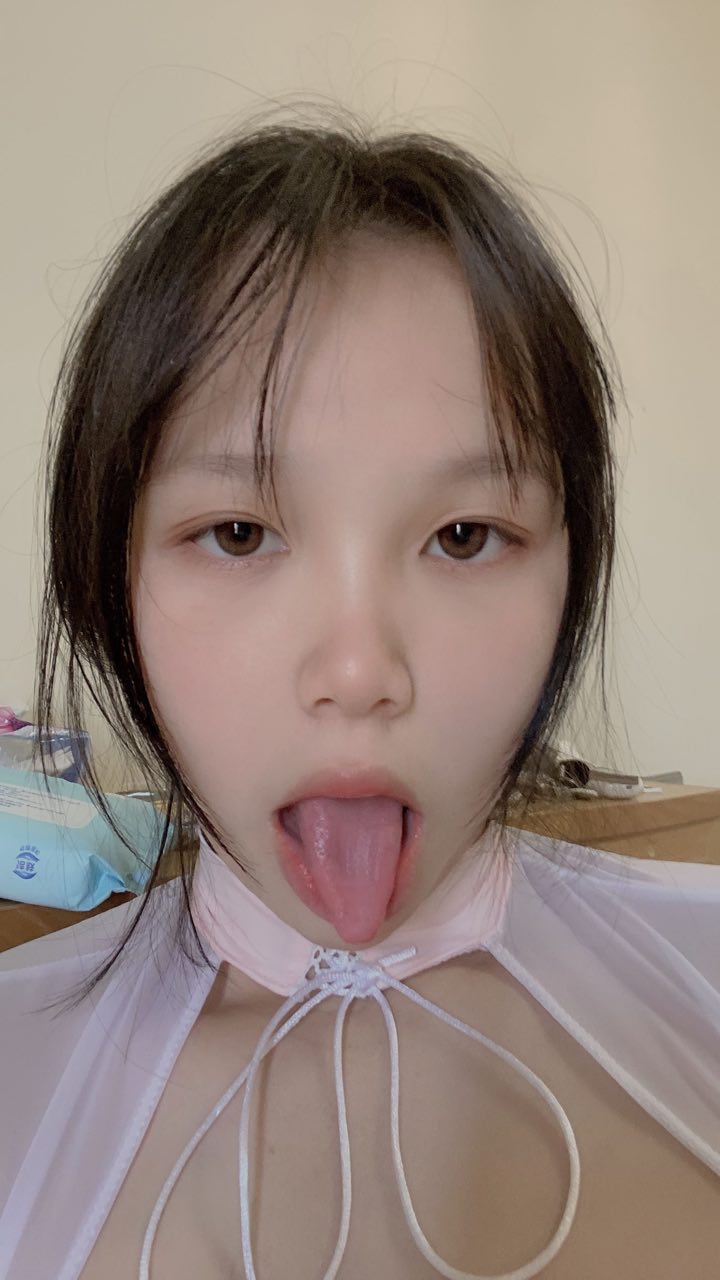 【2023-08-22】softy boobs.. taste me with your tongue.m4v